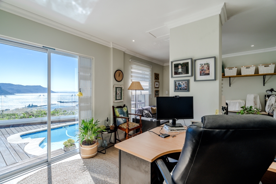 4 Bedroom Property for Sale in Simons Kloof Western Cape